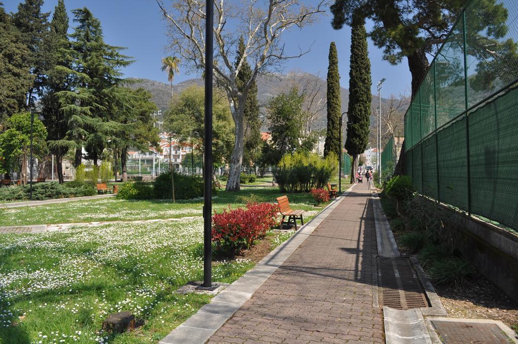 Apartments Viktoria Tivat Exteriér fotografie